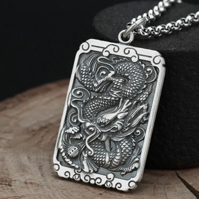 Collier Dragon Chinois Plaque Carrée – Image 4