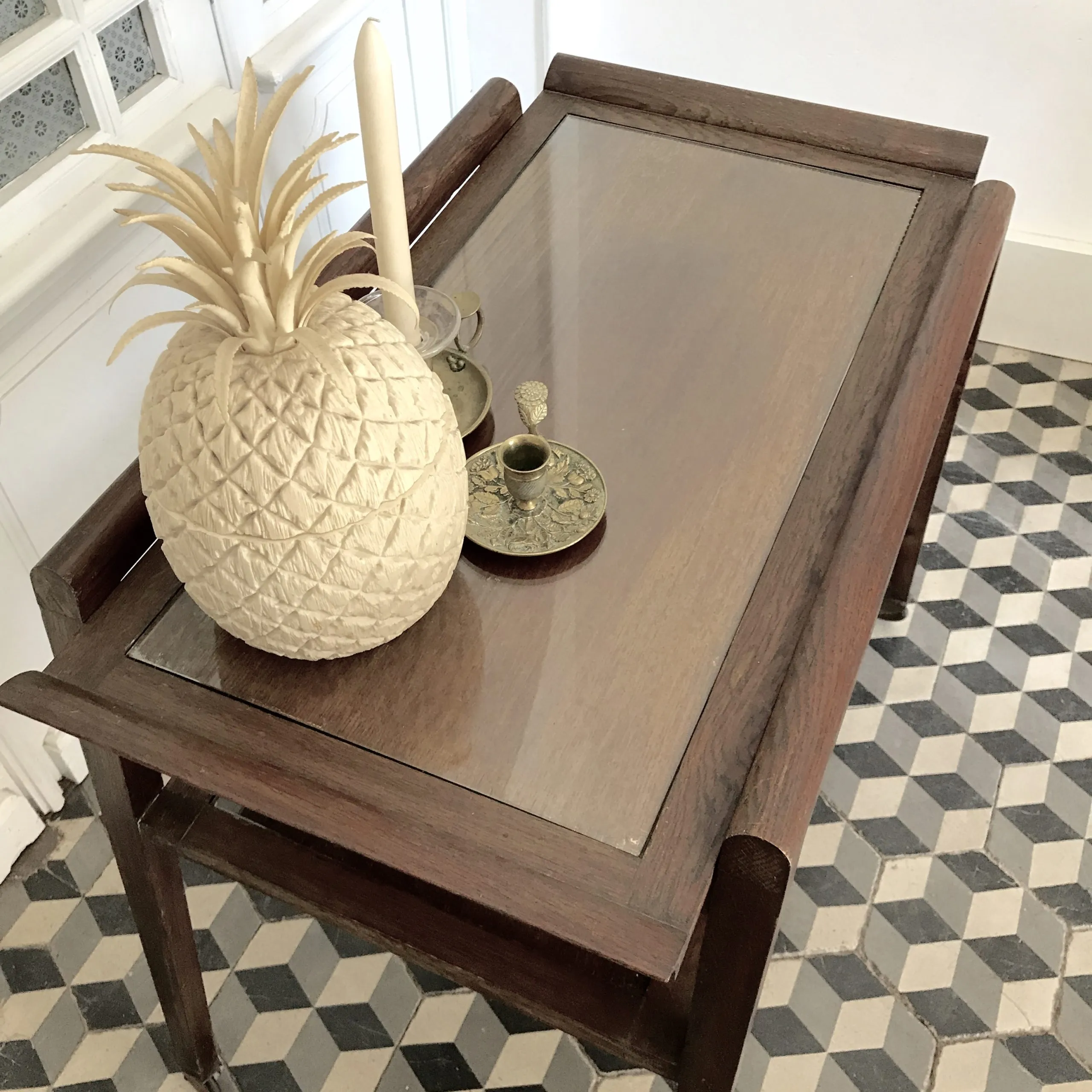 Table d’appoint à roulettes en bois – Image 6