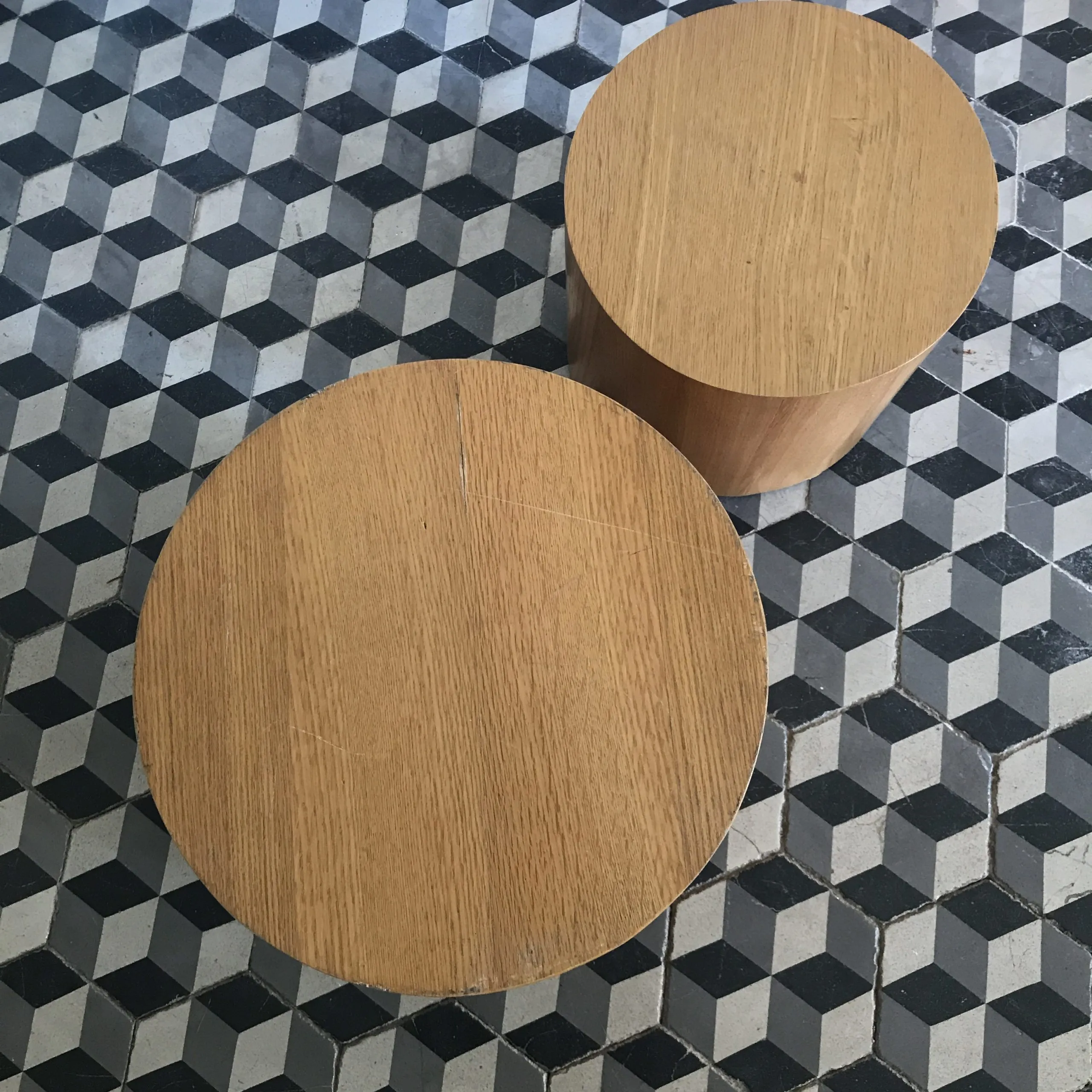 Bouts de canapé cylindrique en bois – Image 7