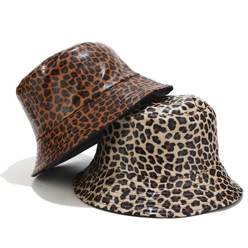 Bob réversible imprimé léopard en simili cuir – Image 5
