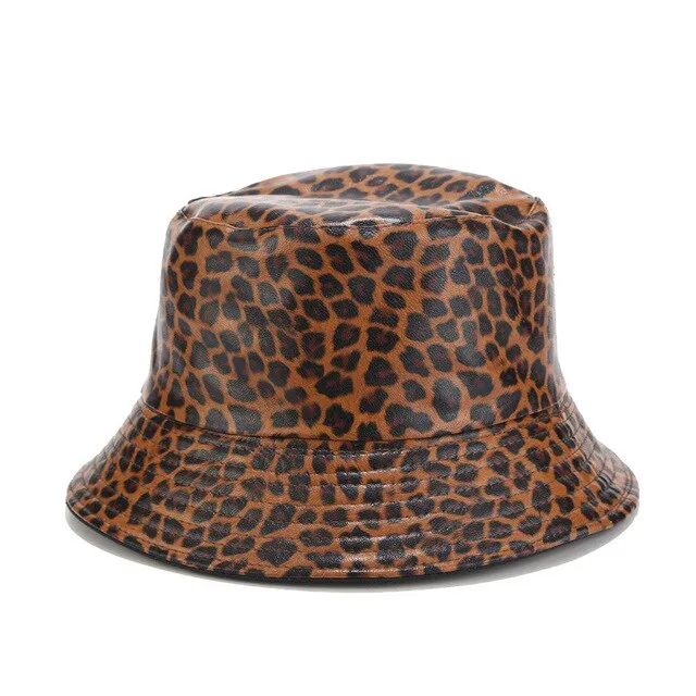 Bob réversible imprimé léopard en simili cuir – Image 3