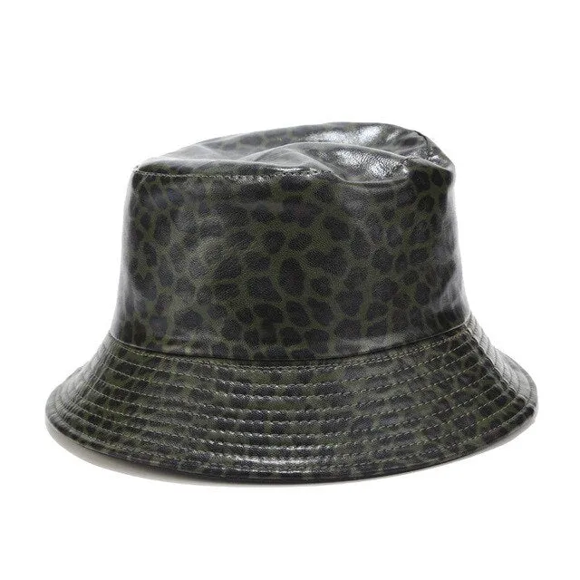 Bob réversible imprimé léopard en simili cuir – Image 4